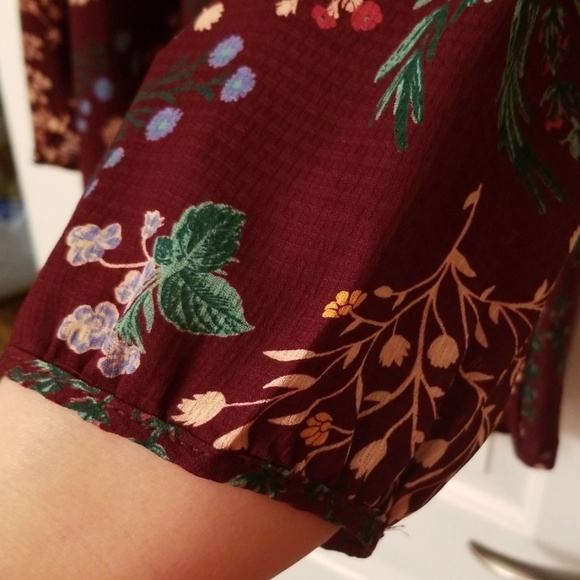 Floral Cold-Shoulder Blouse - Picture 7 of 7